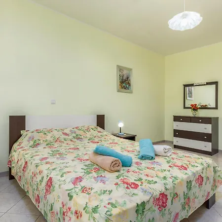 1 Bedroom Cozy Apartment In Pula Apartment